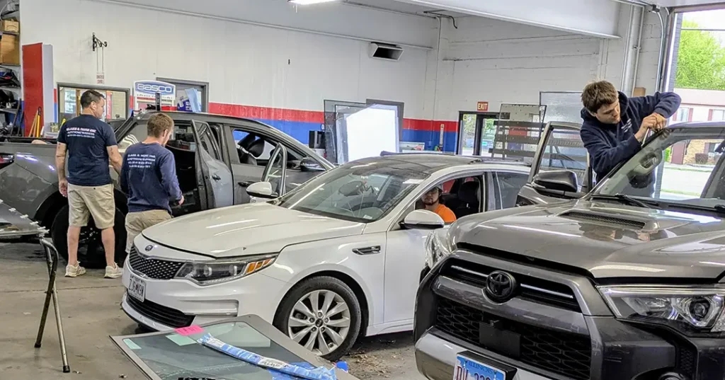 local glass repair experts Belleville IL